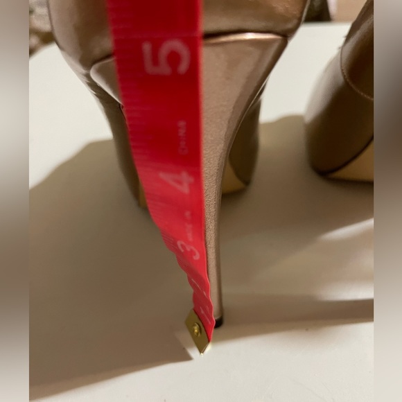 Worn once , Diba gold open toe pumps with 5” heel offset by 1” platform. Size 9 - Picture 5 of 8